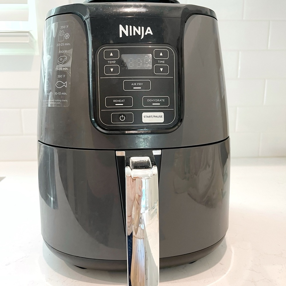 Ninja Air Fryer – Works – Clean – No Box